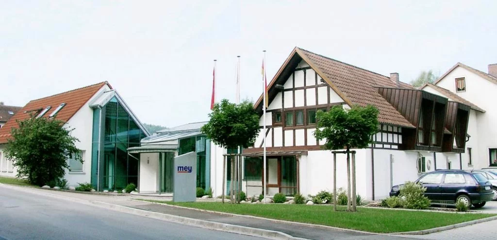 historie-03-eingang-meychair