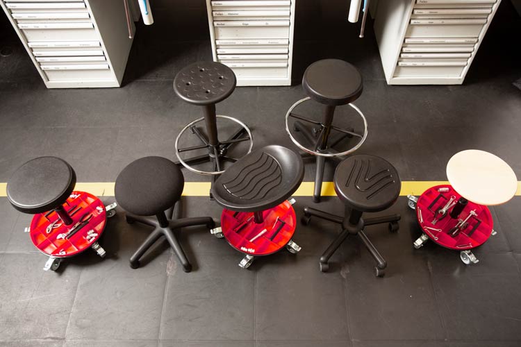 ueber_uns-12-hocker_industrie-meychair